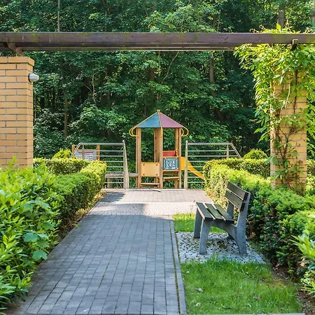Apartament Z Ogrodkiem W Parku Zdrojowym Swinoujscie Exterior photo