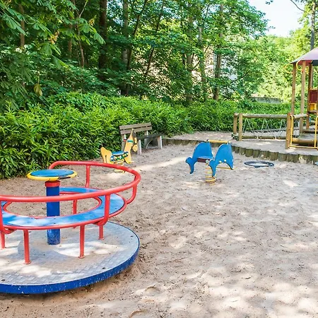 Apartament Z Ogrodkiem W Parku Zdrojowym Swinoujscie Exterior photo